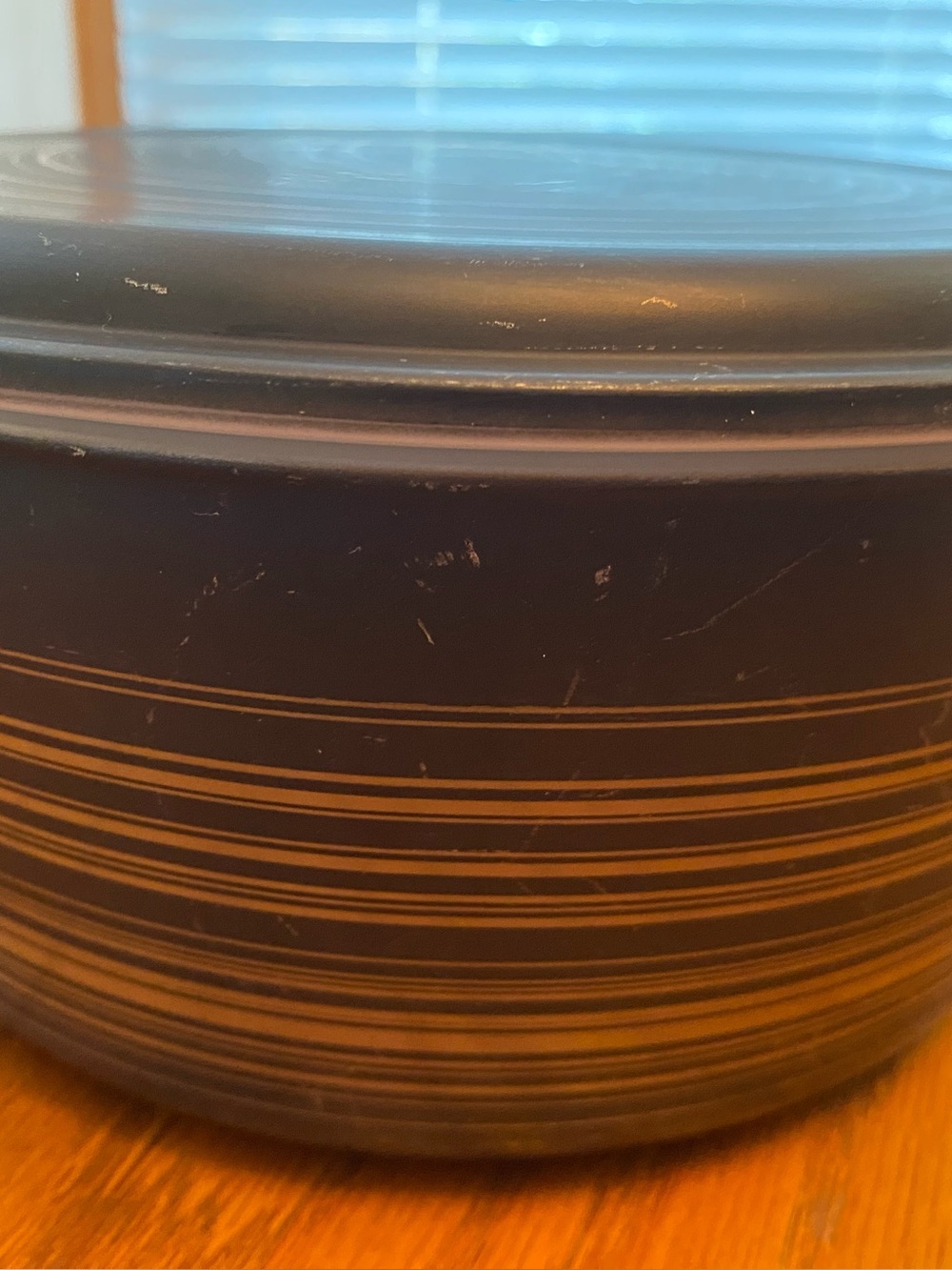 1960’s Pyrex “Terra” Pattern Pyrex Covered Dish. - Picture 5 of 11
